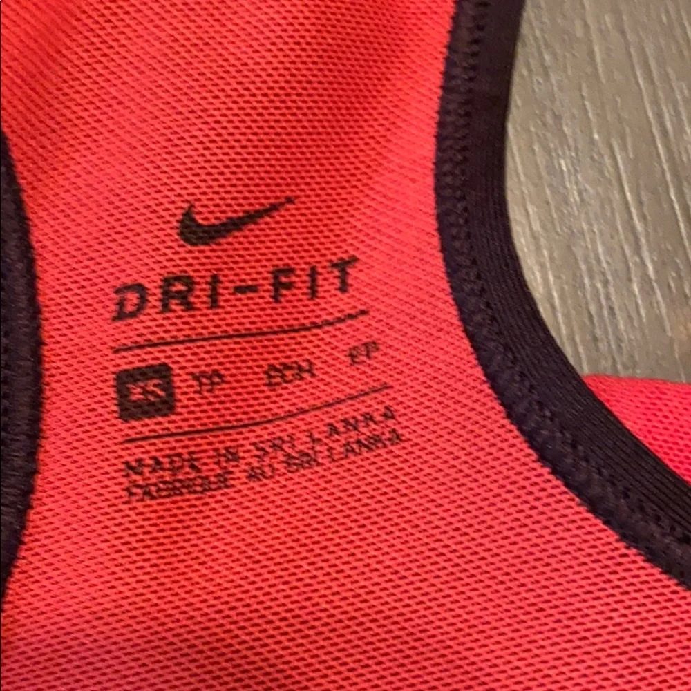 Nike Pro Classic Swoosh Cooling Bra